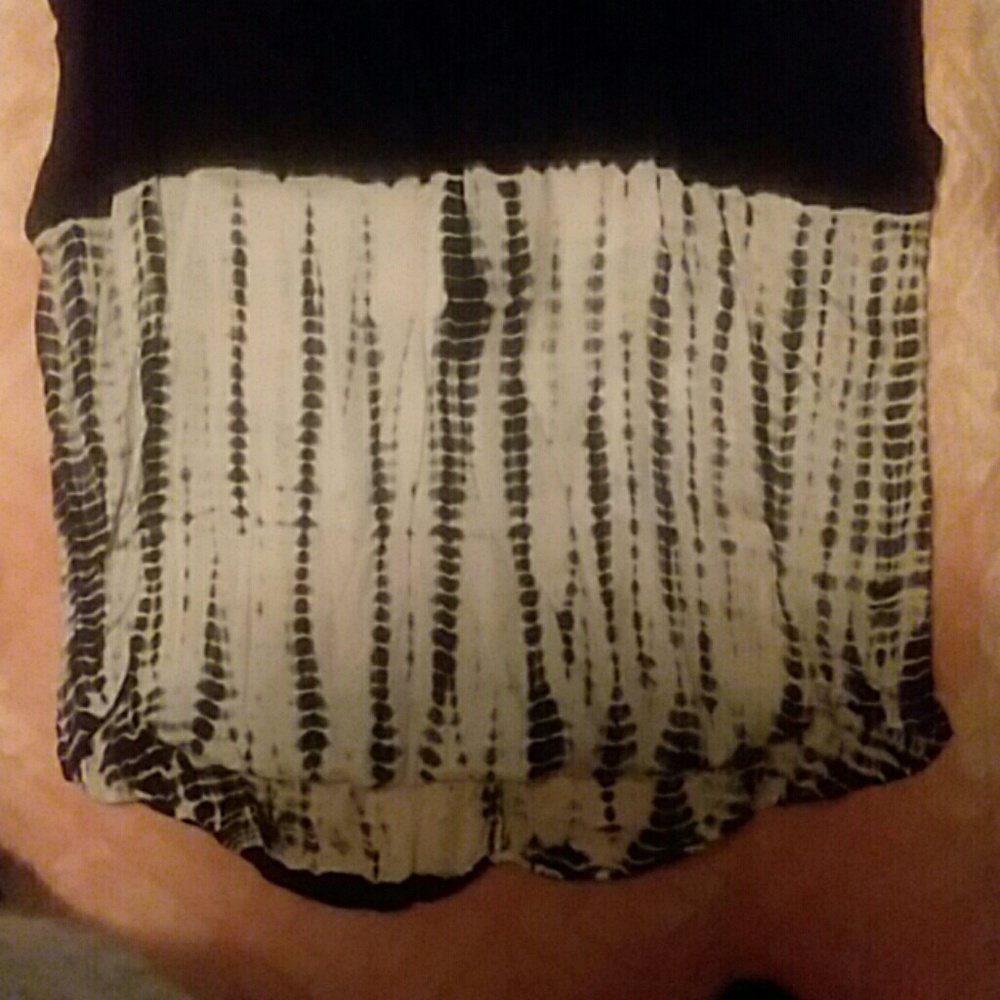 😎Light flowing blouse😎 - Picture 2 of 3